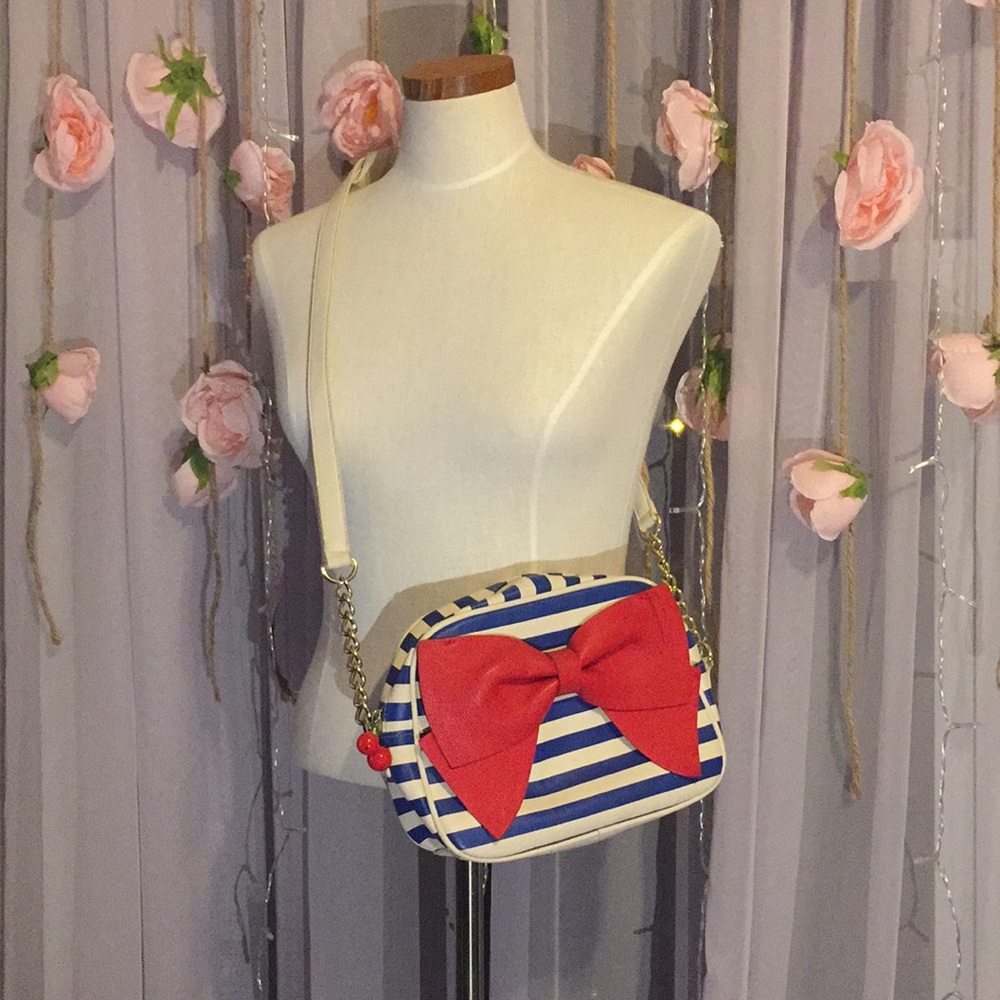 Betsy Johnson crossbody purse